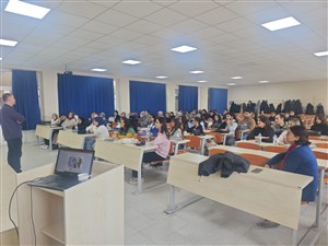 Kariyer Yolculuğu Paylaşımları: Mezun Deneyim Aktarımı