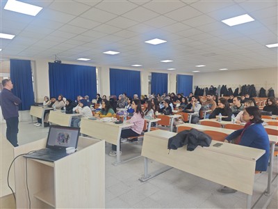 Kariyer Yolculuğu Paylaşımları: Mezun Deneyim Aktarımı